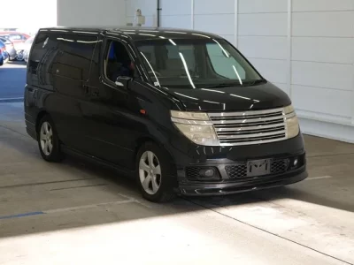 Nissan ELGRAND  с аукциона в Японии