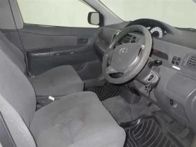 Toyota RAUM  с аукциона в Японии