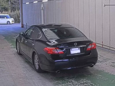 Nissan FUGA  с аукциона в Японии