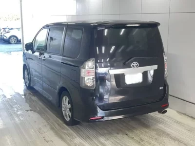 Toyota VOXY  с аукциона в Японии