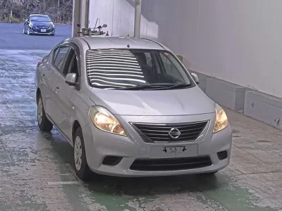 Nissan TIIDA LATIO  с аукциона в Японии