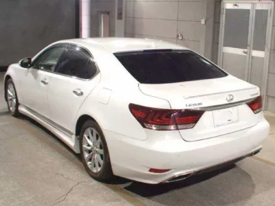 Lexus LS