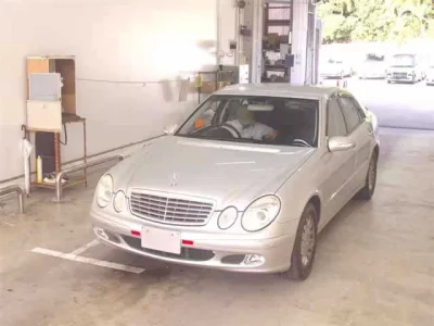 Mercedes-Benz E CLASS  с аукциона в Японии