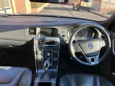 Volvo V60  с аукциона в Японии