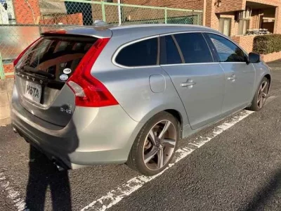 Volvo V60  с аукциона в Японии