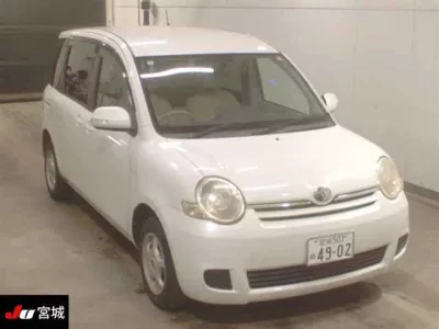 Toyota SIENTA  с аукциона в Японии