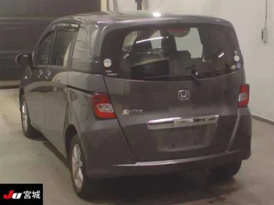 Honda FREED  с аукциона в Японии