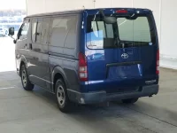 Toyota HIACE VAN лот № 5588 оценка 3  с аукциона в Японии 1