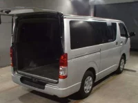 Toyota HIACE VAN лот № 110 оценка 3.5  с аукциона в Японии 3