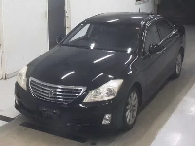 Toyota CROWN  с аукциона в Японии
