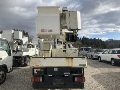 Isuzu ELF  с аукциона в Японии