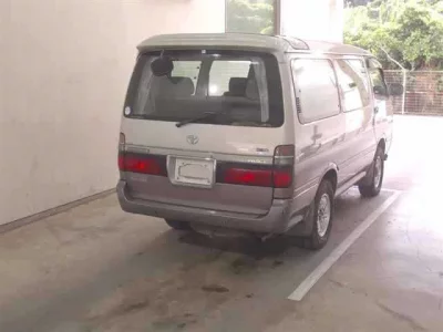 Toyota HIACE  с аукциона в Японии