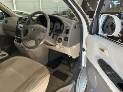 Toyota HIACE  с аукциона в Японии