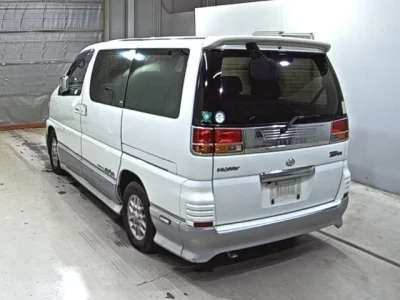 Nissan ELGRAND  с аукциона в Японии