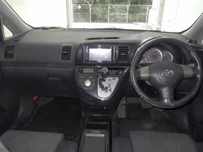 Toyota WISH  с аукциона в Японии