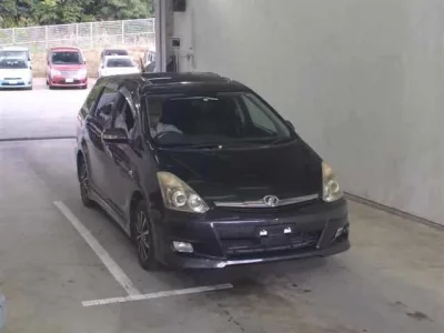 Toyota WISH  с аукциона в Японии
