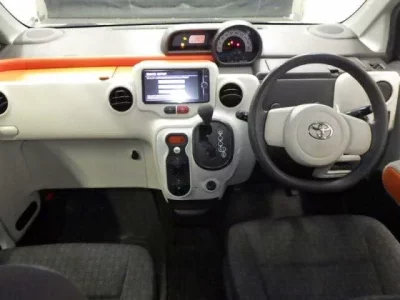Toyota PORTE  с аукциона в Японии