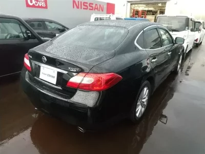 Nissan FUGA  с аукциона в Японии