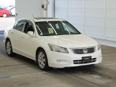 Honda INSPIRE  с аукциона в Японии