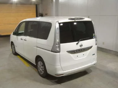 Nissan SERENA  с аукциона в Японии