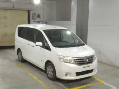 Nissan SERENA  с аукциона в Японии