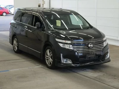 Nissan ELGRAND  с аукциона в Японии