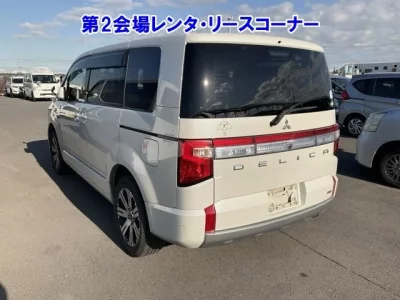 Mitsubishi DELICA D5
