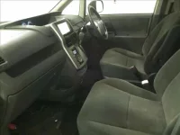 Toyota VOXY лот № 4244 оценка 3.5  с аукциона в Японии 1