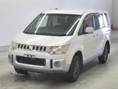 Mitsubishi DELICA D5