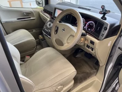 Nissan ELGRAND  с аукциона в Японии