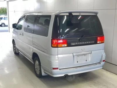 Nissan ELGRAND  с аукциона в Японии