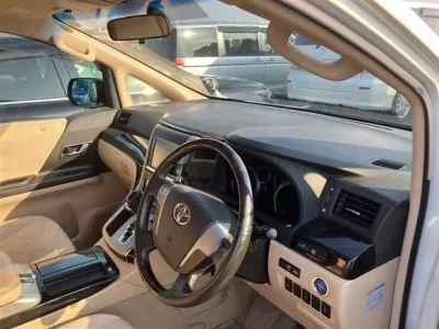 Toyota VELLFIRE  с аукциона в Японии