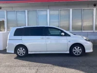 Toyota ISIS лот № 3036 оценка 4  с аукциона в Японии 2