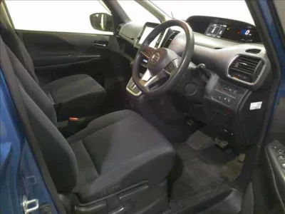 Nissan SERENA  с аукциона в Японии