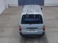Toyota HIACE VAN лот № 2760 оценка RA  с аукциона в Японии 2
