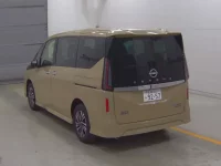 Nissan SERENA лот № 1018 оценка 6  с аукциона в Японии 1