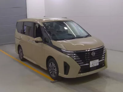Nissan SERENA  с аукциона в Японии