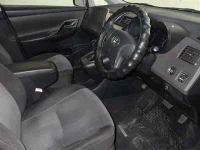 Toyota MARK X ZIO  с аукциона в Японии