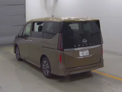 Nissan SERENA  с аукциона в Японии