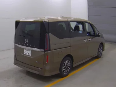 Nissan SERENA  с аукциона в Японии
