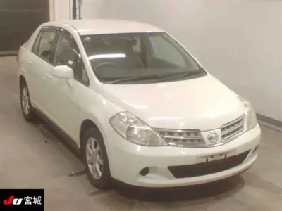 Nissan TIIDA LATIO  с аукциона в Японии