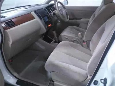 Nissan TIIDA LATIO  с аукциона в Японии