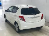 Toyota VITZ лот № 3055 оценка R  с аукциона в Японии 1