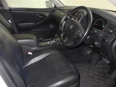 Toyota CROWN  с аукциона в Японии