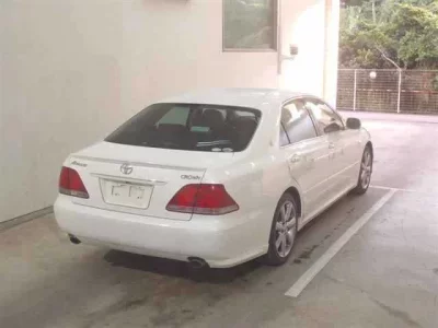 Toyota CROWN  с аукциона в Японии