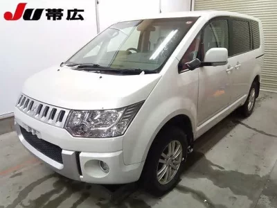 Mitsubishi DELICA D5