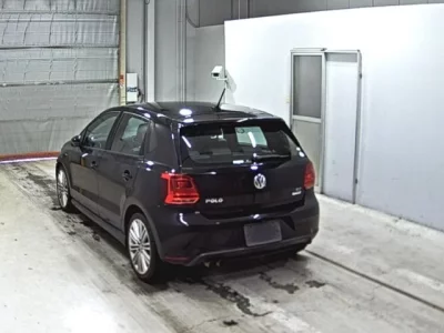 Volkswagen POLO  с аукциона в Японии