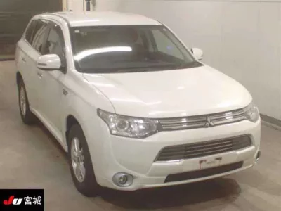 Mitsubishi OUTLANDER PHEV  с аукциона в Японии