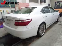 Lexus LS лот № 7031 оценка R  с аукциона в Японии 1