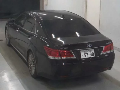 Toyota CROWN  с аукциона в Японии